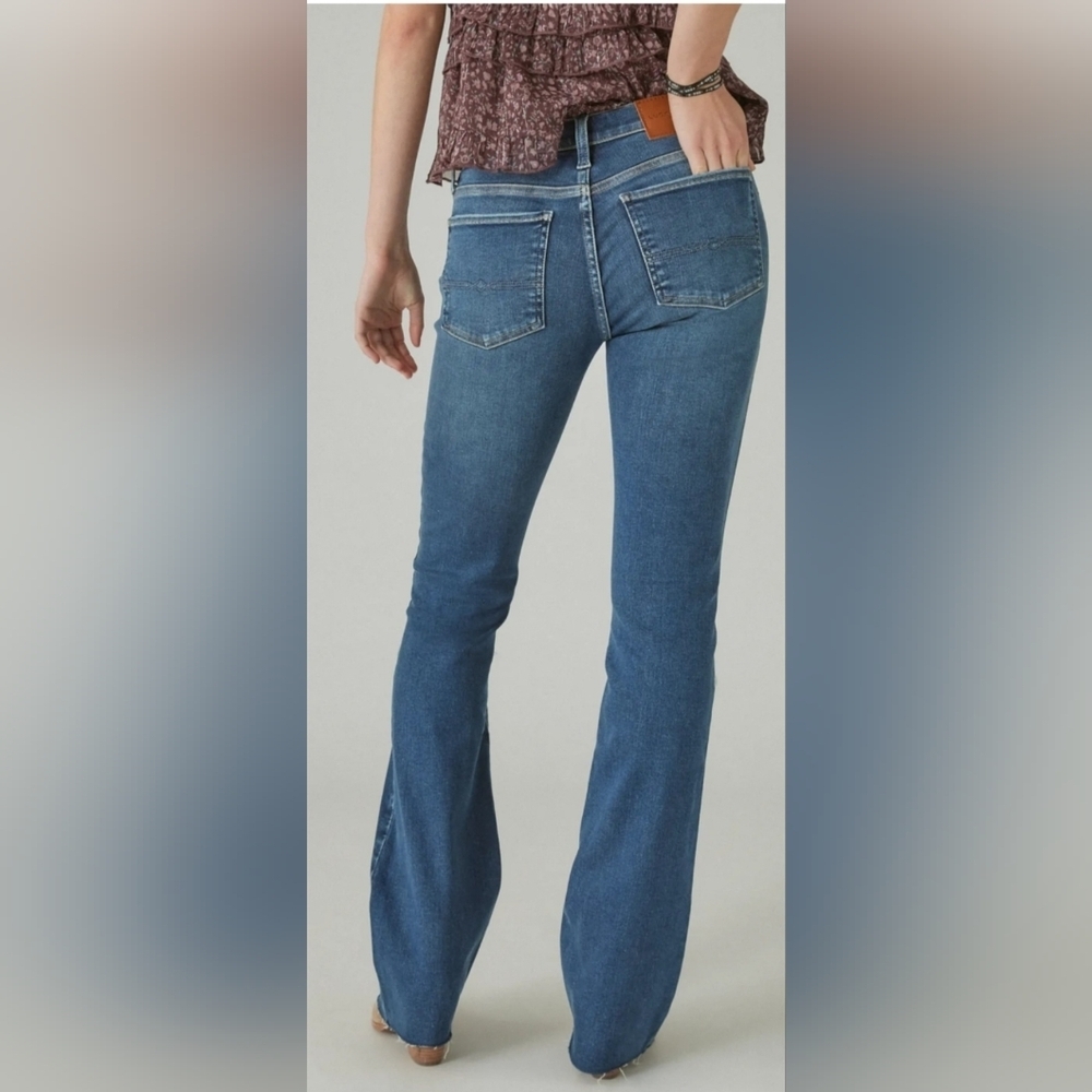 Lucky Brand Sweet Boot Jeans Mid Rise Distressed Medium Blue Size 31 Button Fly - Picture 3 of 12
